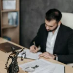 Proces uzyskiwania pozwolenia na budowę - dokumenty, formularze i schemat postępowania